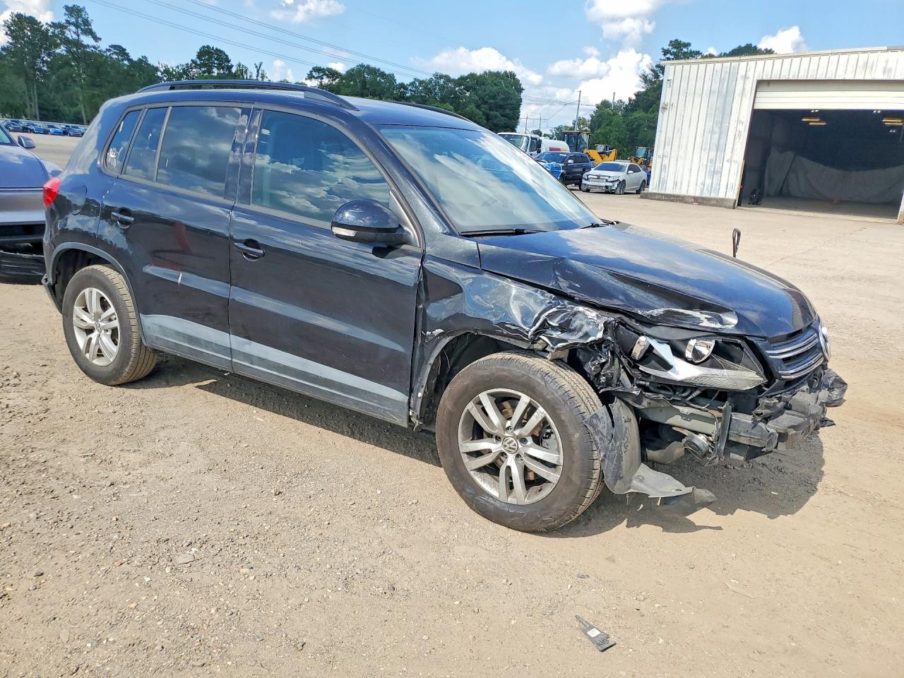 2016 Volkswagen Tiguan S Black vin: WVGAV7AX4GW517525