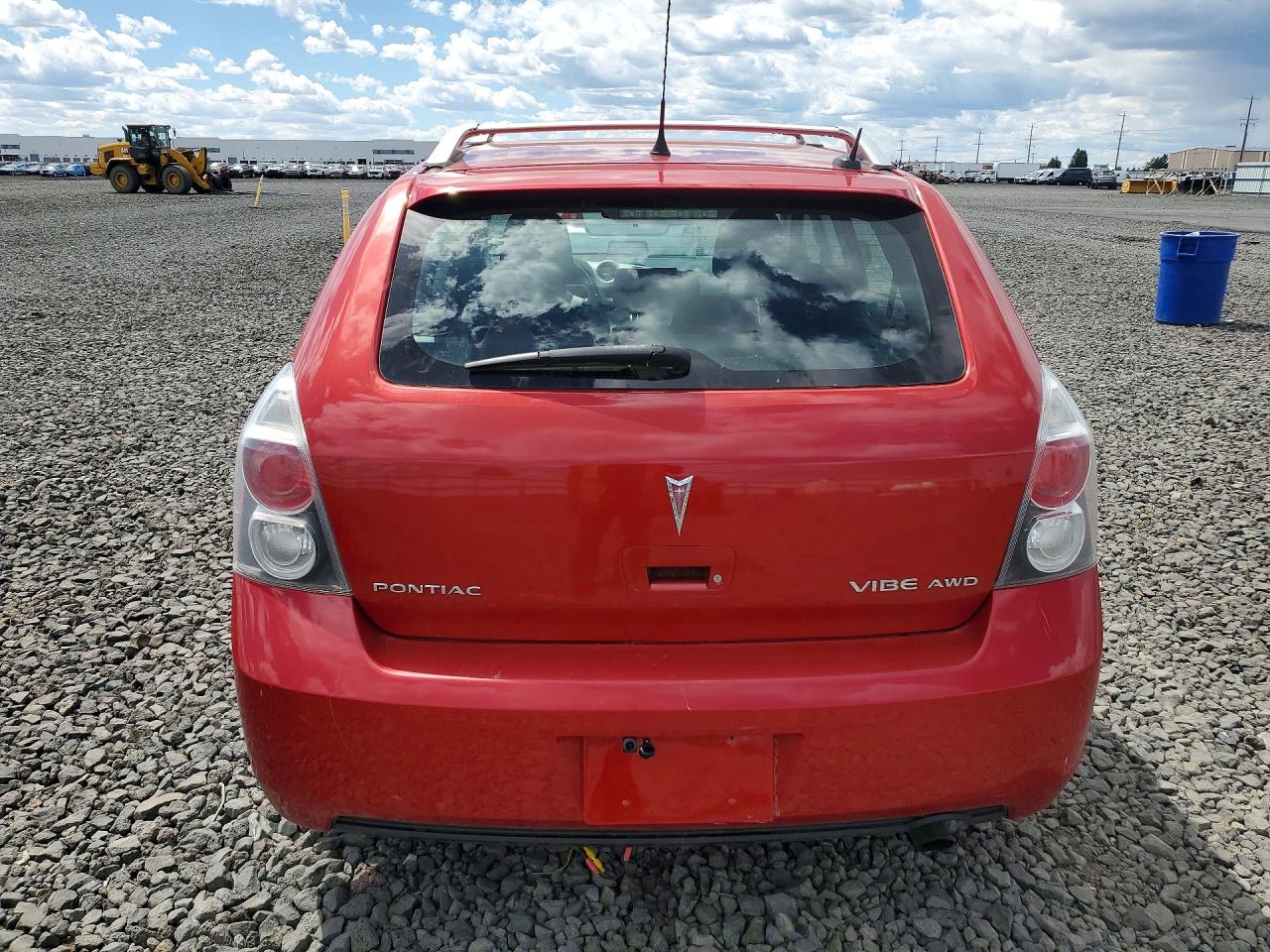2009 Pontiac Vibe Red vin: 5Y2SM67089Z463339