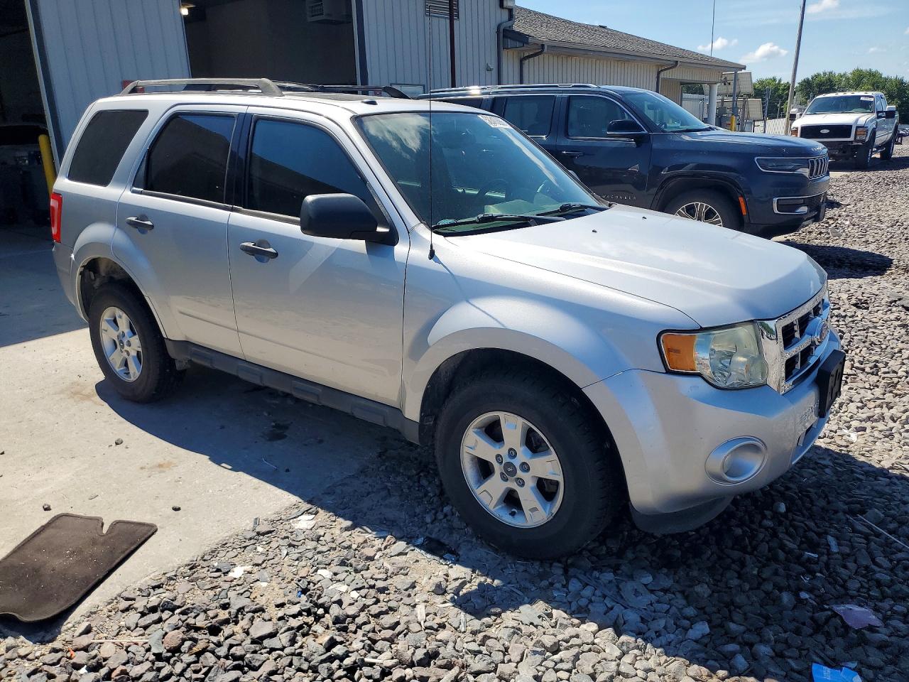 2011 Ford Escape Xlt Silver vin: 1FMCU9D73BKC22290