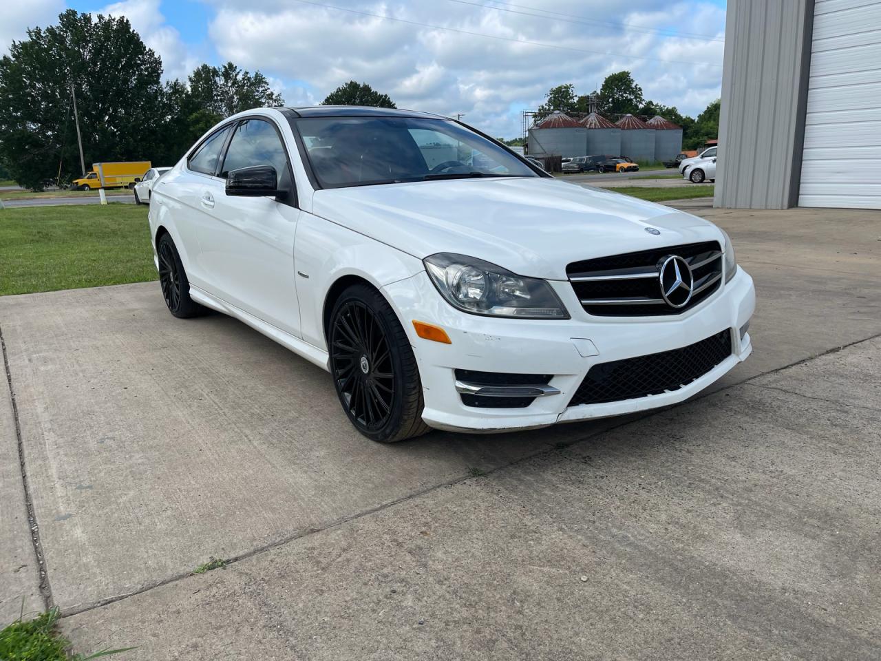 2014 Mercedes-benz C 250 White vin: WDDGJ4HB1EG211172