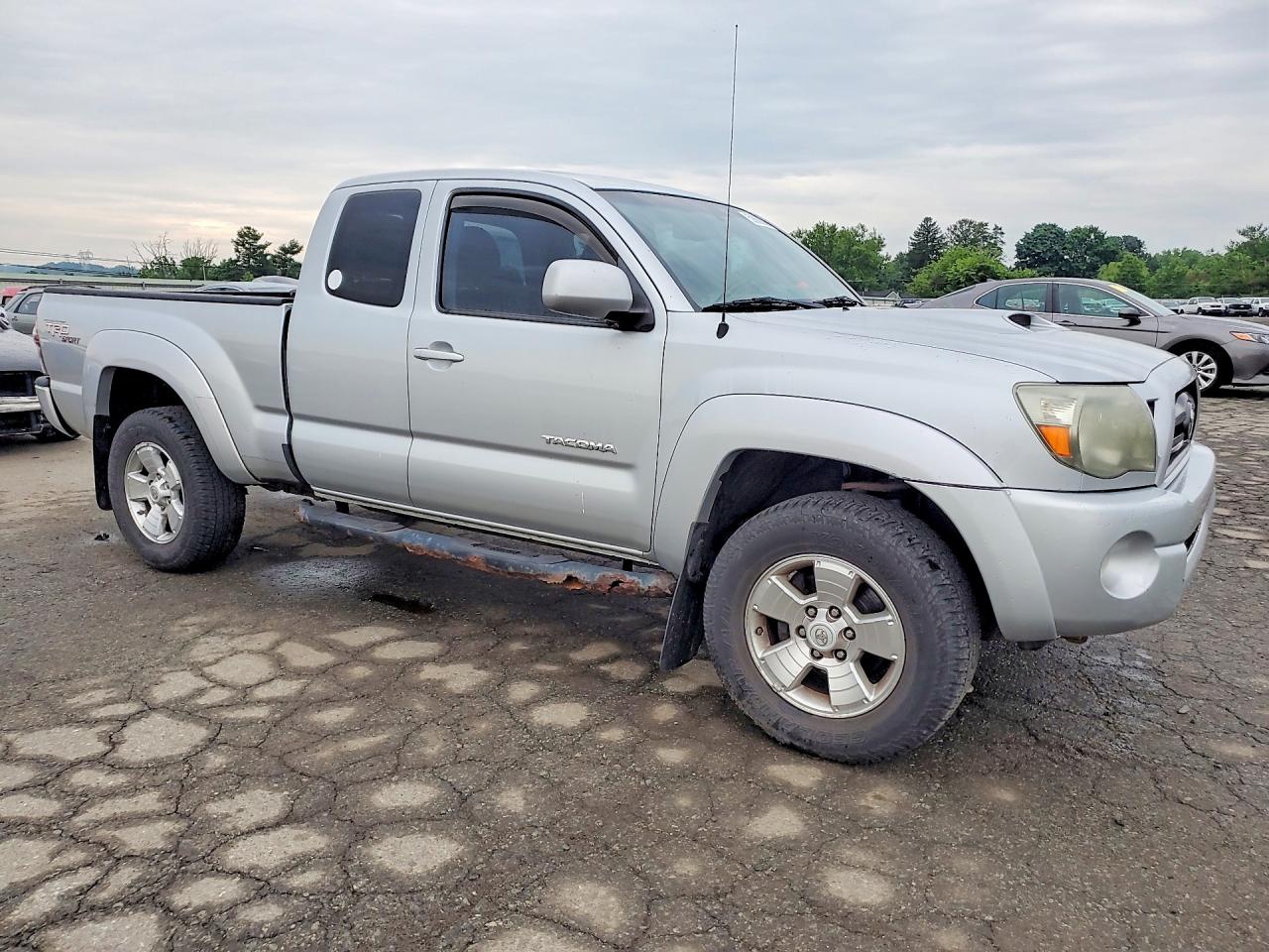 2010 Toyota Tacoma Prerunner Access Cab Silver vin: 5TETU4GN1AZ676744