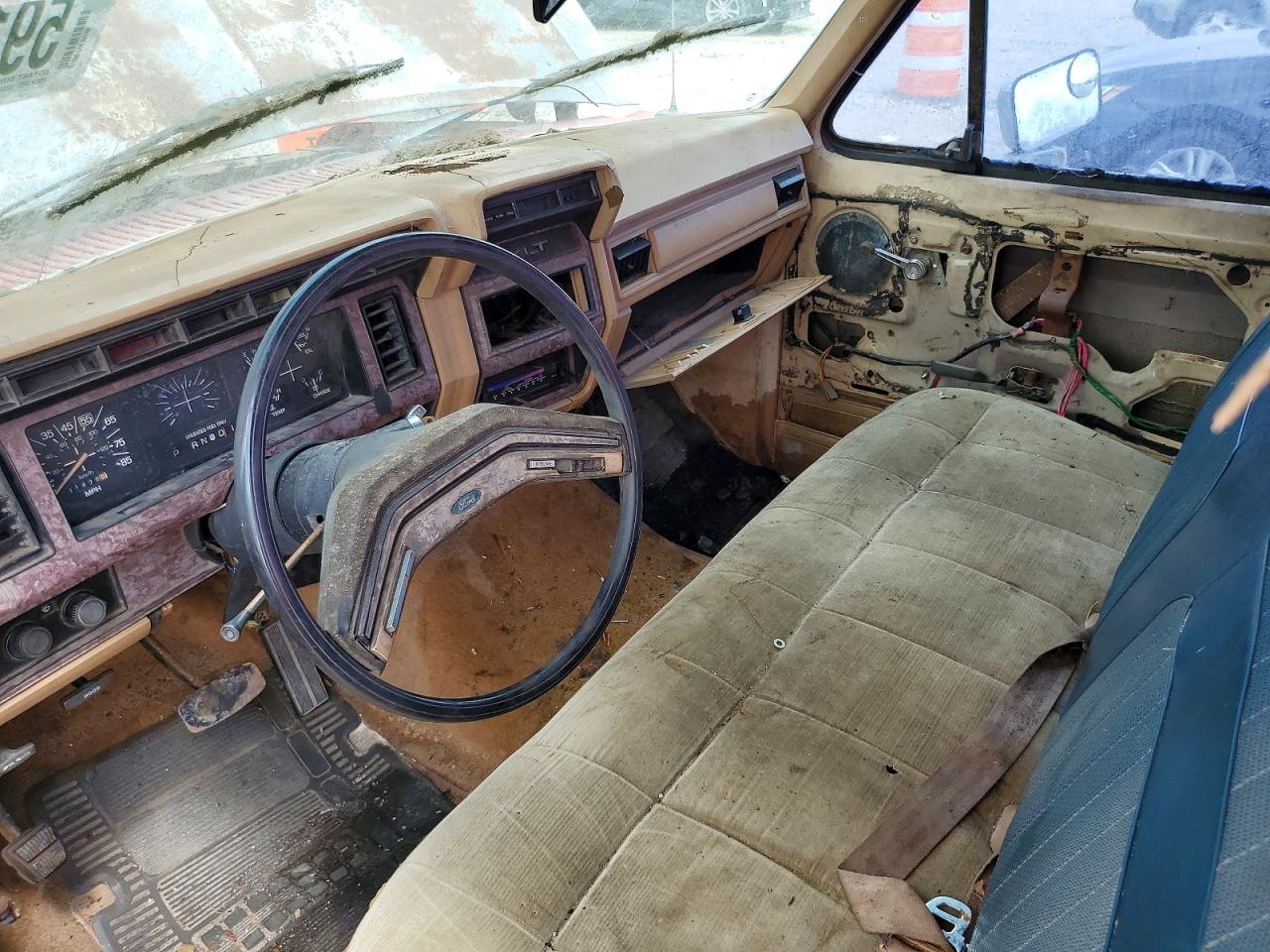 1985 Ford F150 Коричневый vin: 1FTCF15FXFPA46899