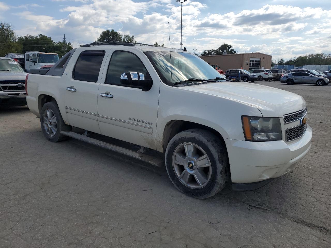 2010 Chevrolet Avalanche Ltz Серебряный vin: 3GNVKGE04AG140719