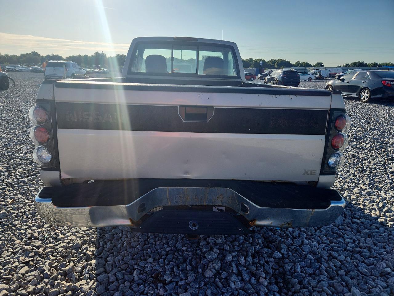 1998 Nissan Frontier Xe Бежевый vin: 1N6DD21S2WC380013