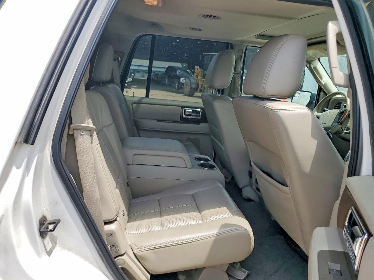 2014 Lincoln Navigator Белый vin: 5LMJJ2H58EEL07867