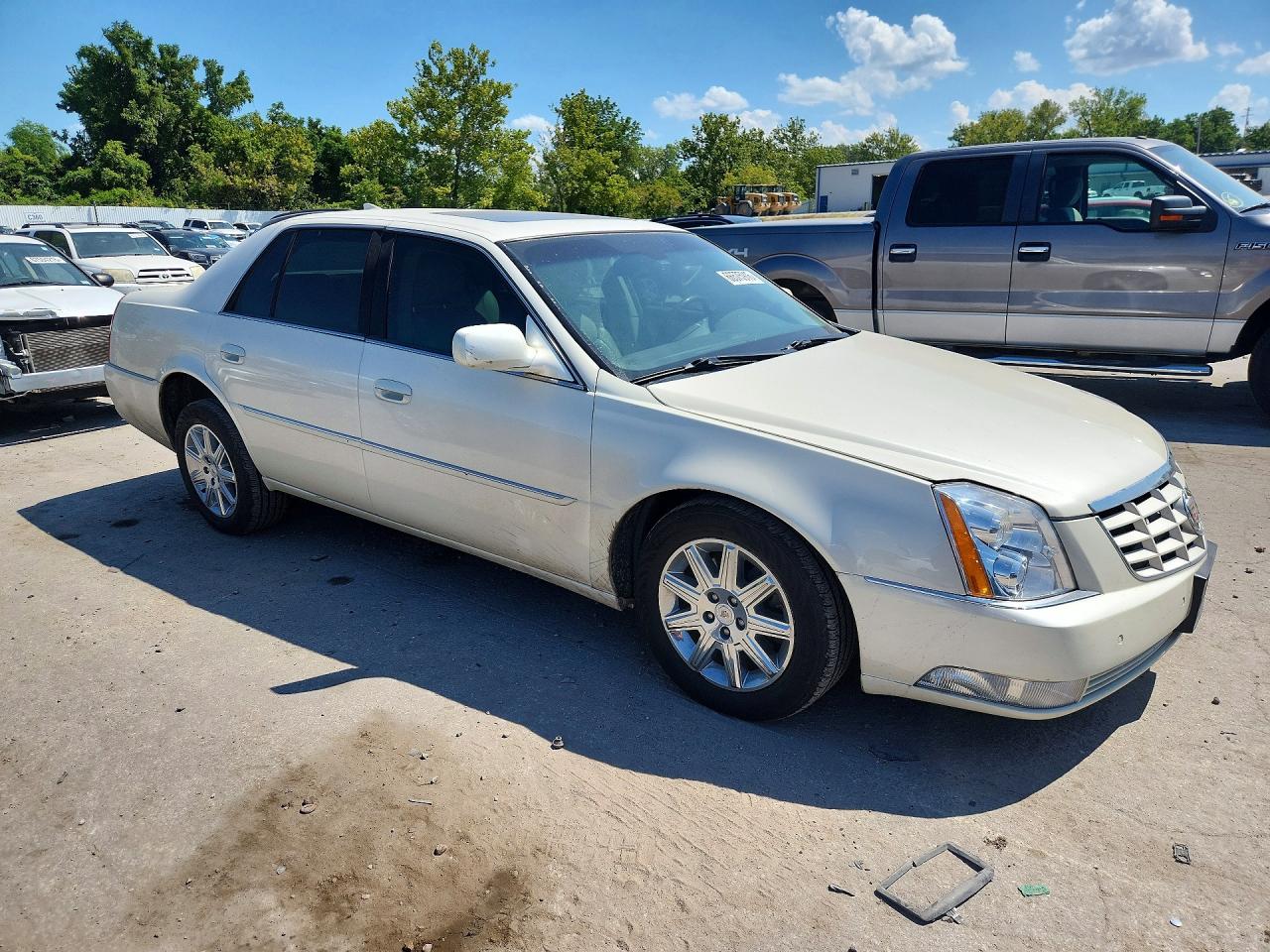 2011 Cadillac Dts Premium Collection Белый vin: 1G6KH5E69BU118932