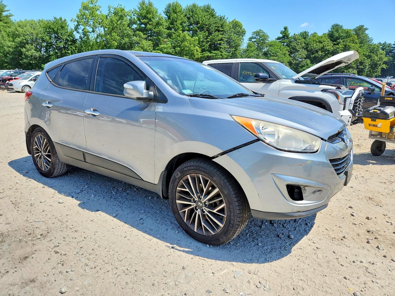 2012 Hyundai Tucson Limited Silver vin: KM8JUCAC0CU382719
