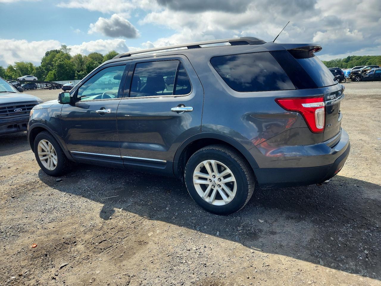 2015 Ford Explorer Xlt Серый vin: 1FM5K8D87FGC43976