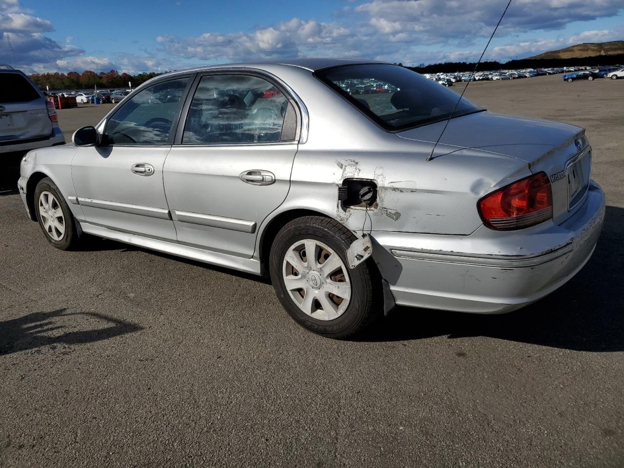 2002 Hyundai Sonata Gl Silver vin: KMHWF25S72A679613