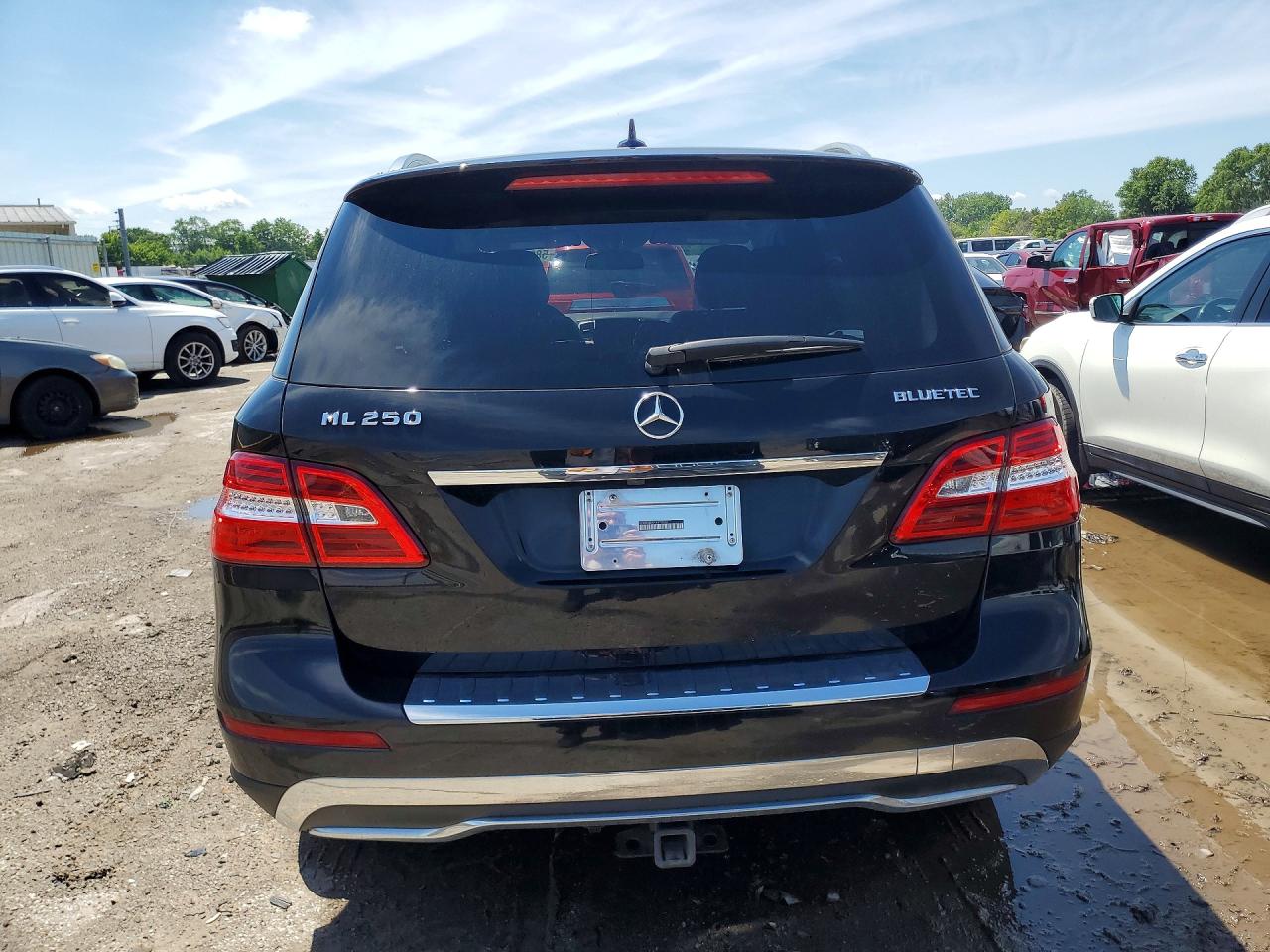 2015 Mercedes-benz Ml 250 Bluetec Черный vin: 4JGDA0EB9FA473838
