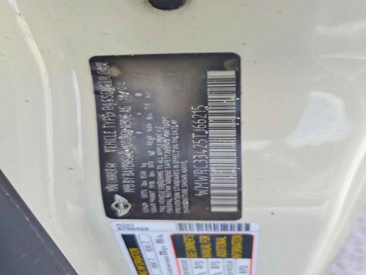 2005 Mini Cooper White vin: WMWRC33425TJ66215