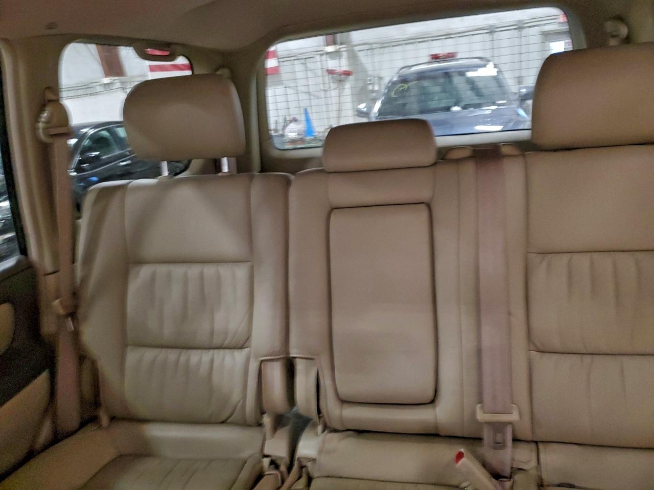 2004 Toyota Land Cruiser White vin: JTEHT05J642060396
