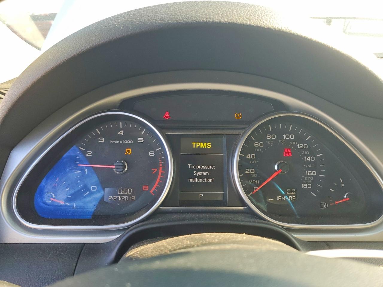2014 Audi Q7 Premium Plus Серебряный vin: WA1LGAFE2ED013425