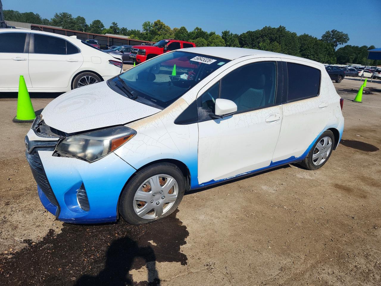 2015 Toyota Yaris 5-door L White vin: VNKKTUD33FA023827
