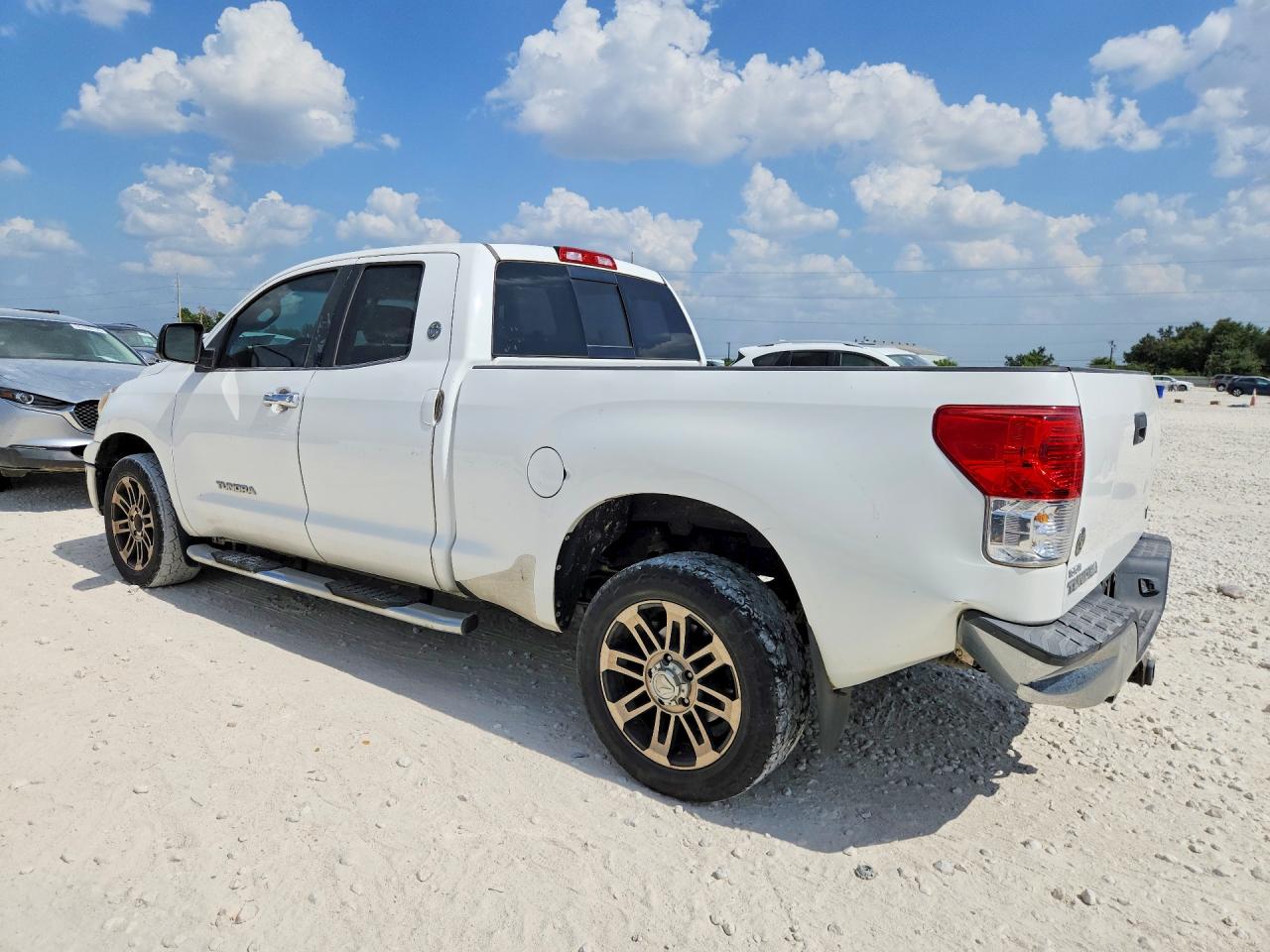 2013 Toyota Tundra Double Cab Sr5 White vin: 5TFRM5F17DX057463