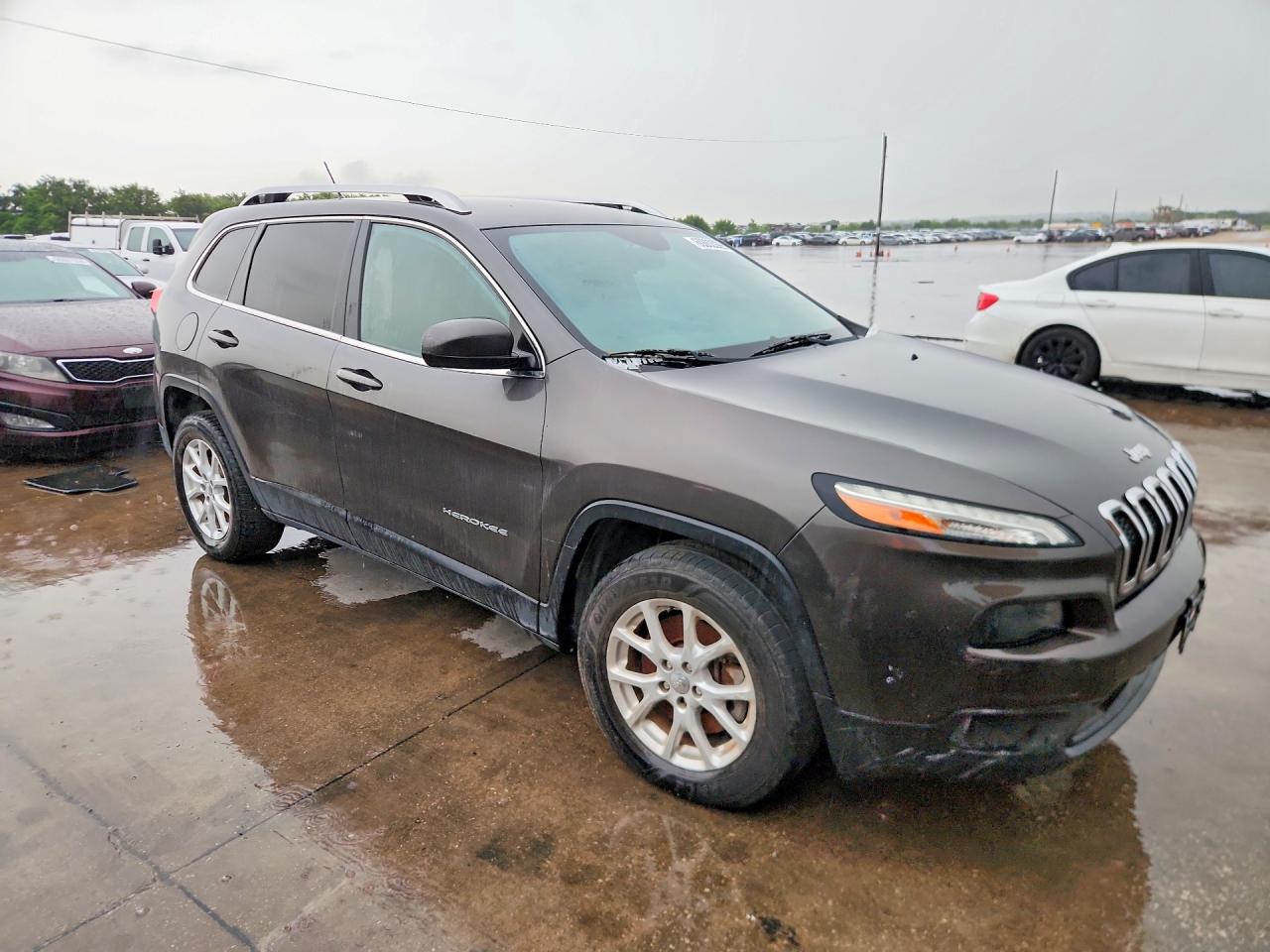 2015 Jeep Cherokee Latitude Gray vin: 1C4PJMCB9FW523832