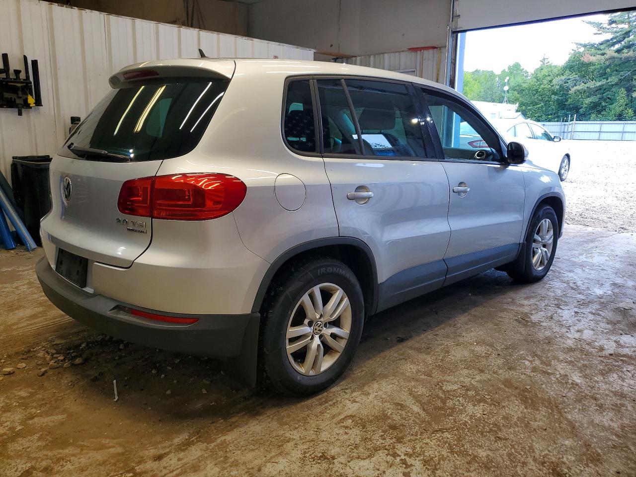 2013 Volkswagen Tiguan S Silver vin: WVGBV3AX2DW578185
