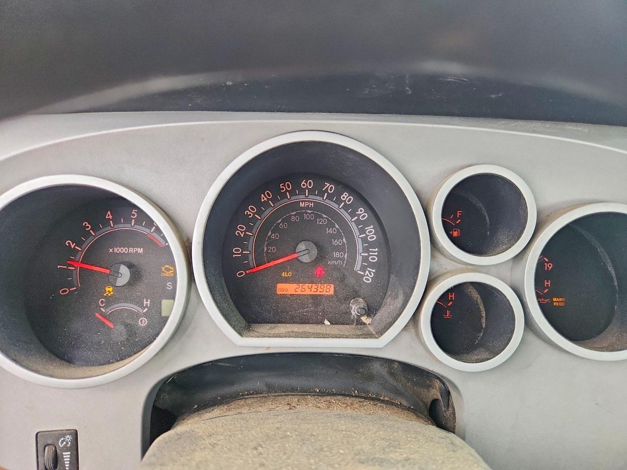 2008 Toyota Tundra Sr5 Серебряный vin: 5TFBV54118X069633