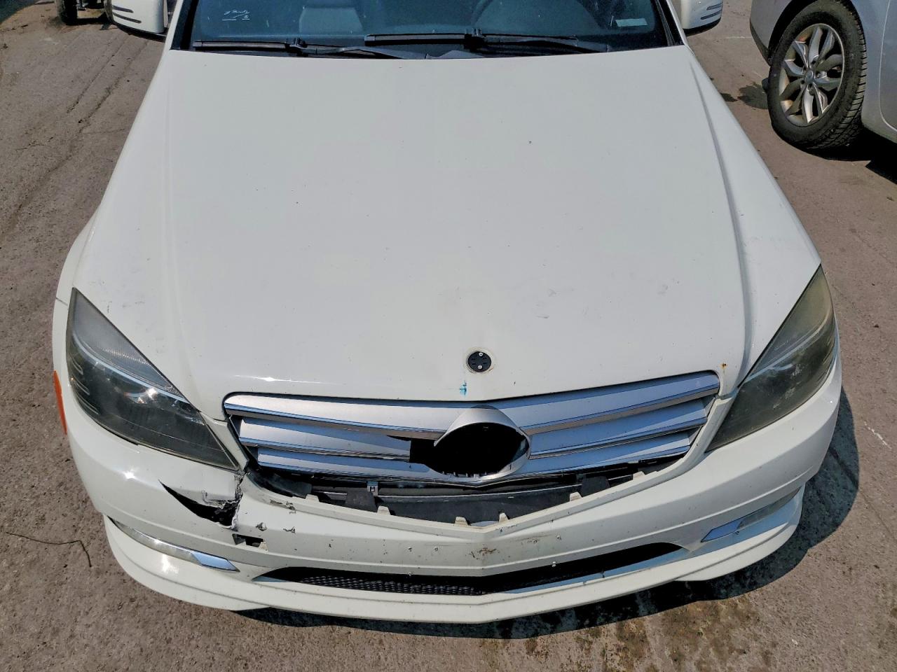 2011 Mercedes-benz C 300 4matic White vin: WDDGF8BB6BR146143