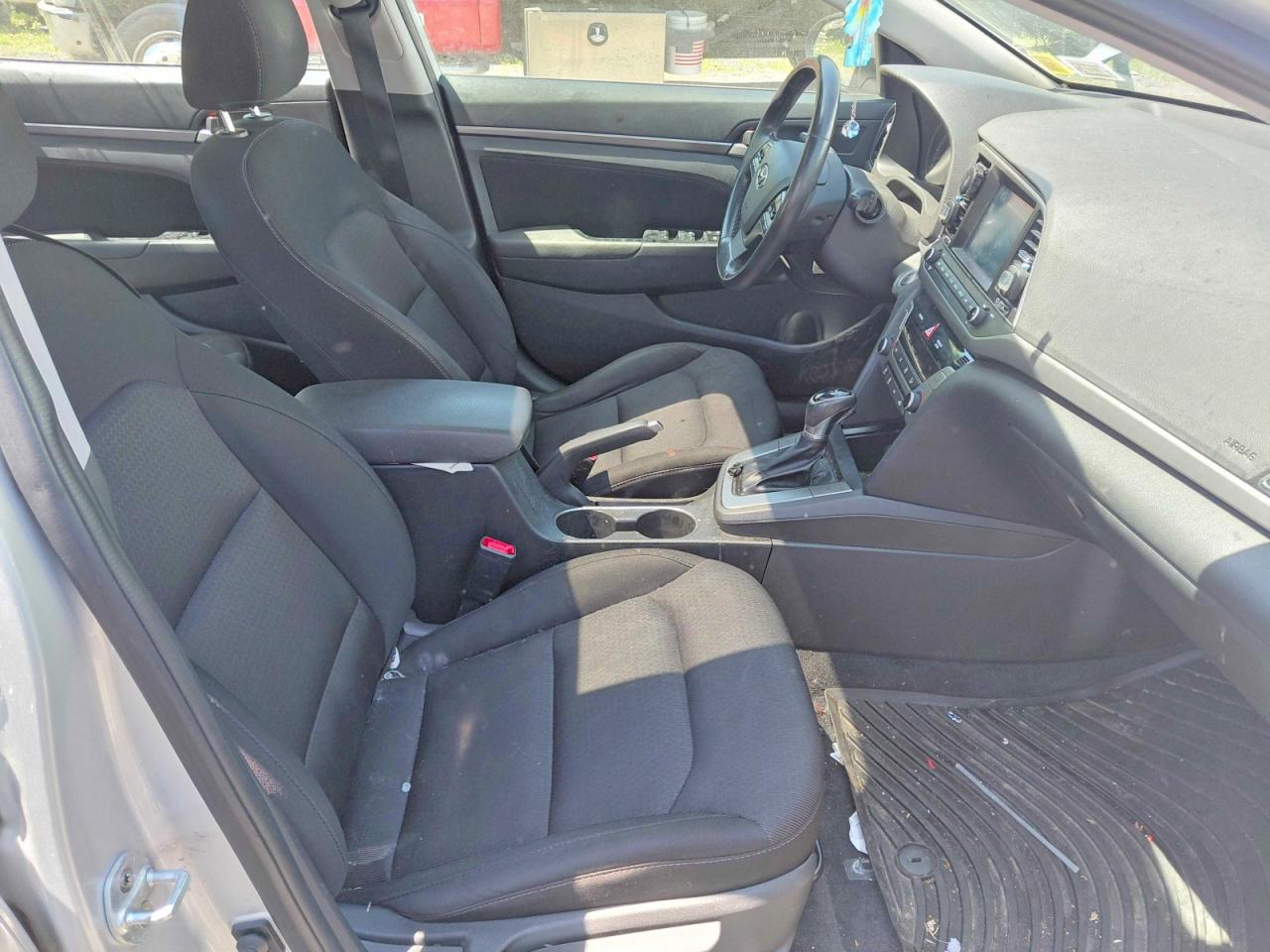 2018 Hyundai Elantra Value Edition Silver vin: 5NPD84LF1JH268996