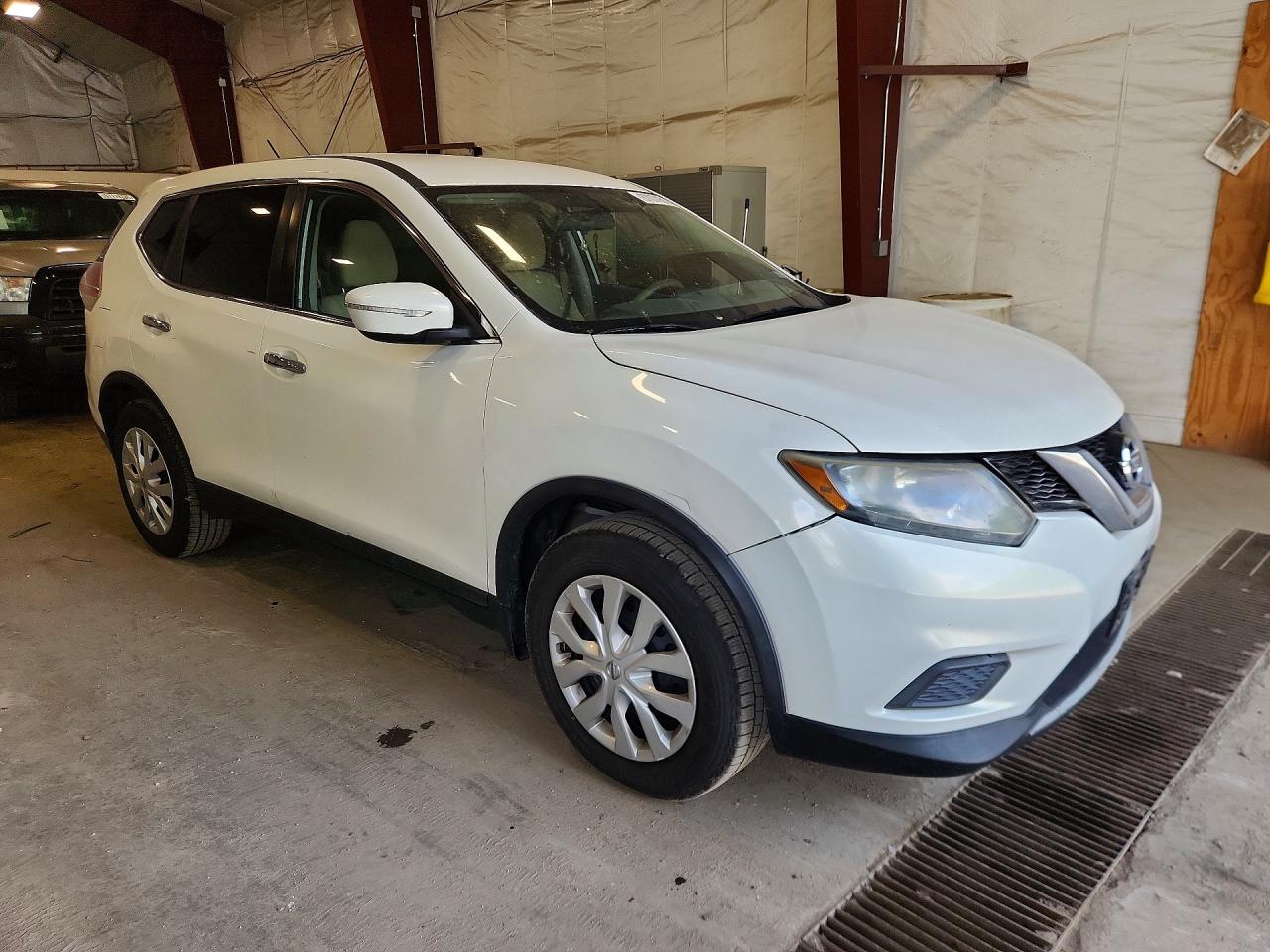 2014 Nissan Rogue S White vin: 5N1AT2ML1EC776845