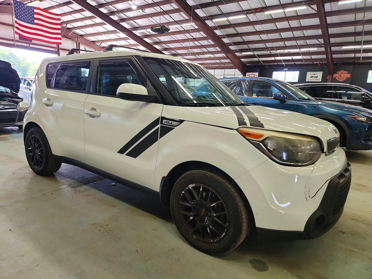 2015 Kia Soul Base White vin: KNDJN2A21F7778406