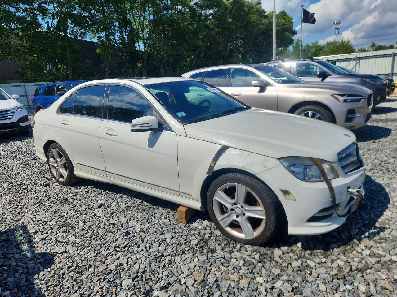 2011 Mercedes-benz C 300 4matic White vin: WDDGF8BB9BR148467