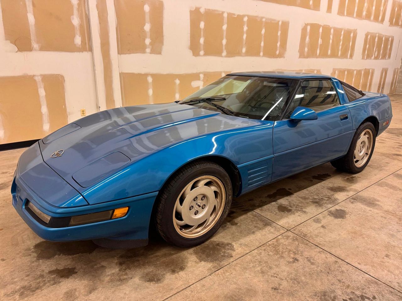 1992 Chevrolet Corvette Blue vin: 1G1YY23P1N511473