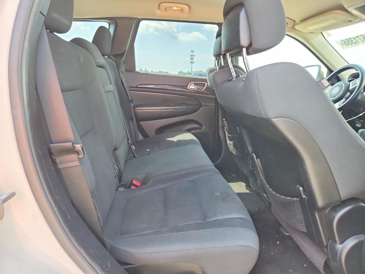 2012 Jeep Grand Cherokee Laredo White vin: 1C4RJFAG8CC250561