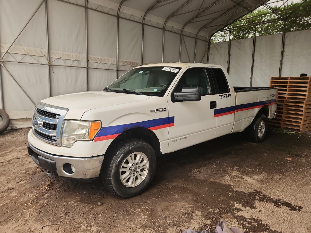 2014 Ford F150 Super Cab White vin: 1FTVX1EFXEKF11912 Damage: Left Front Fender, Corrosion, > 12 Inches