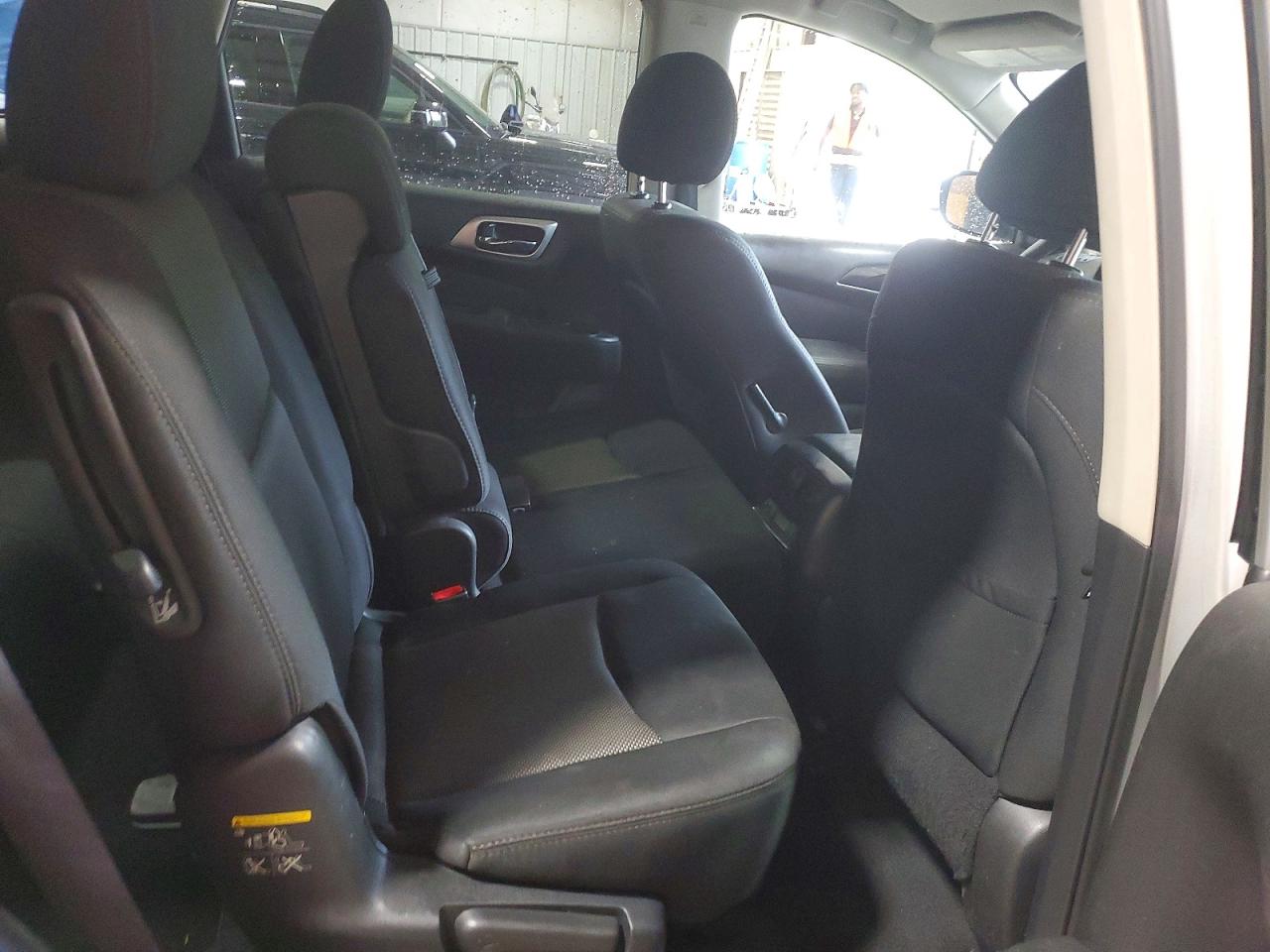 2017 Nissan Pathfinder S Silver vin: 5N1DR2MNXHC606162