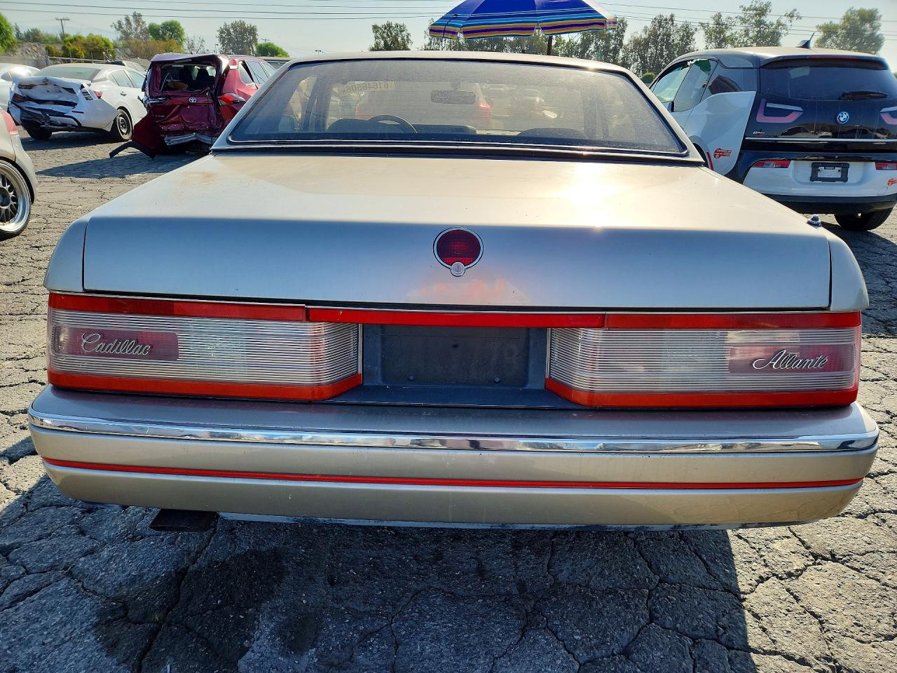 1991 Cadillac Allante Gold vin: 1G6VS3380MU126122