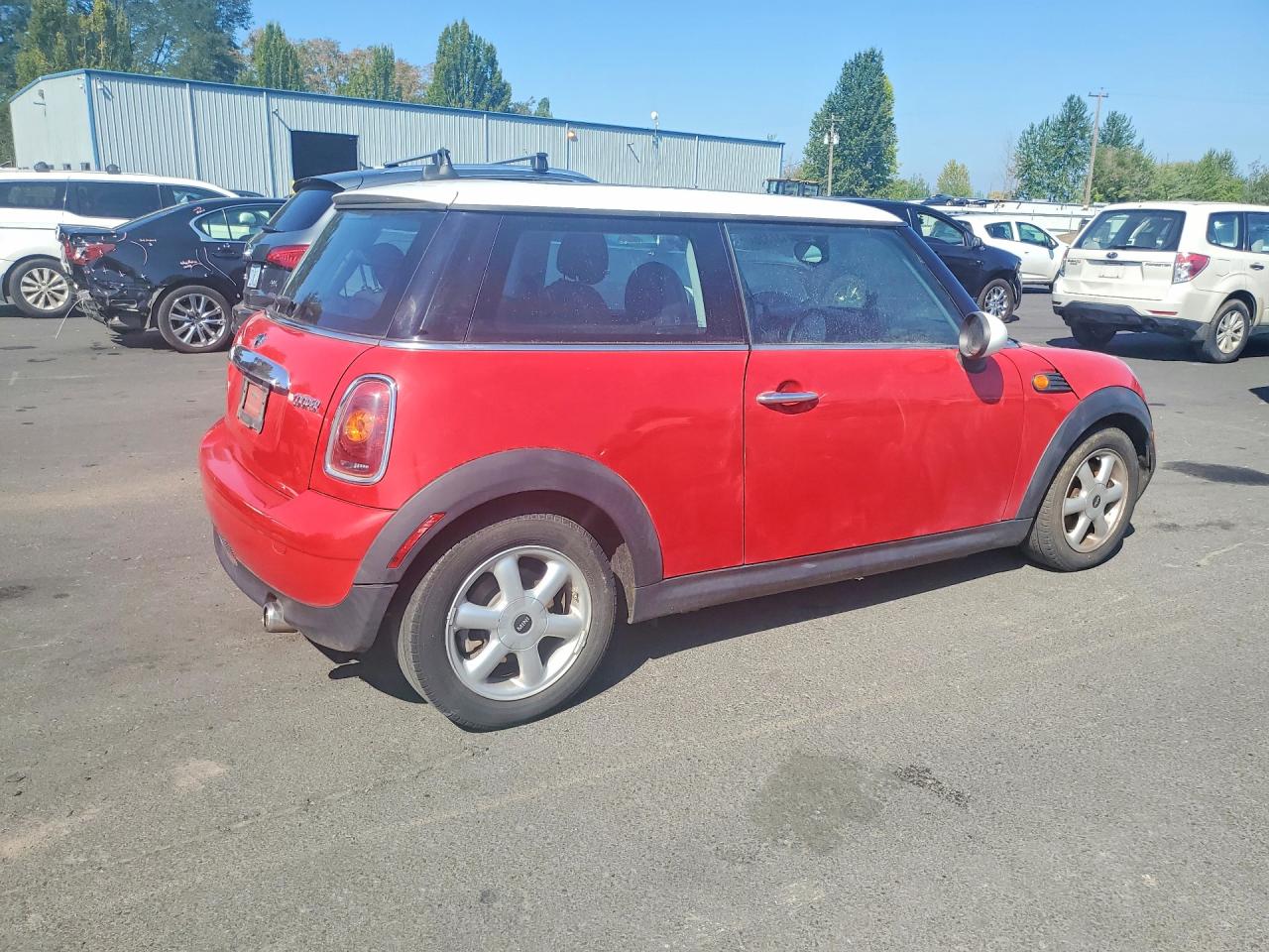 2010 Mini Cooper Red vin: WMWMF3C59ATZ61699