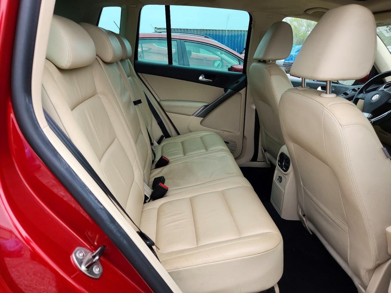 2009 Volkswagen Tiguan Se Красный vin: WVGBV75N49W537290