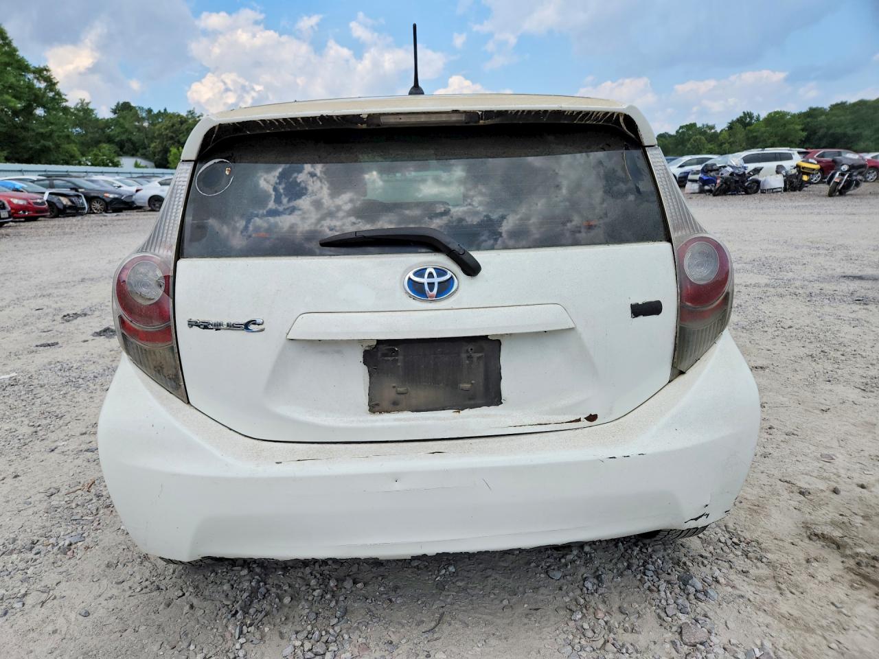 2013 Toyota Prius C Two Белый vin: JTDKDTB37D1532559