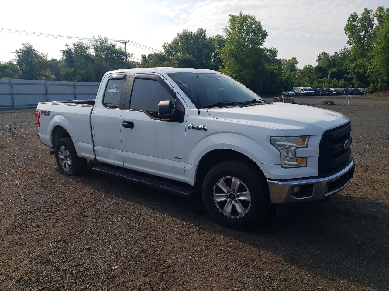 2015 Ford F150 Super Cab White vin: 1FTEX1EPXFFC01665