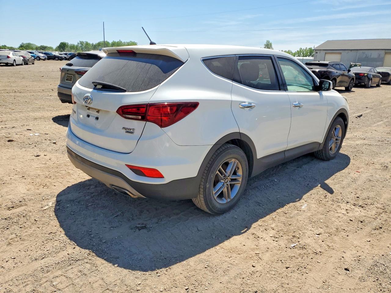 2018 Hyundai Santa Fe Sport 2.4l White vin: 5NMZTDLB9JH083495