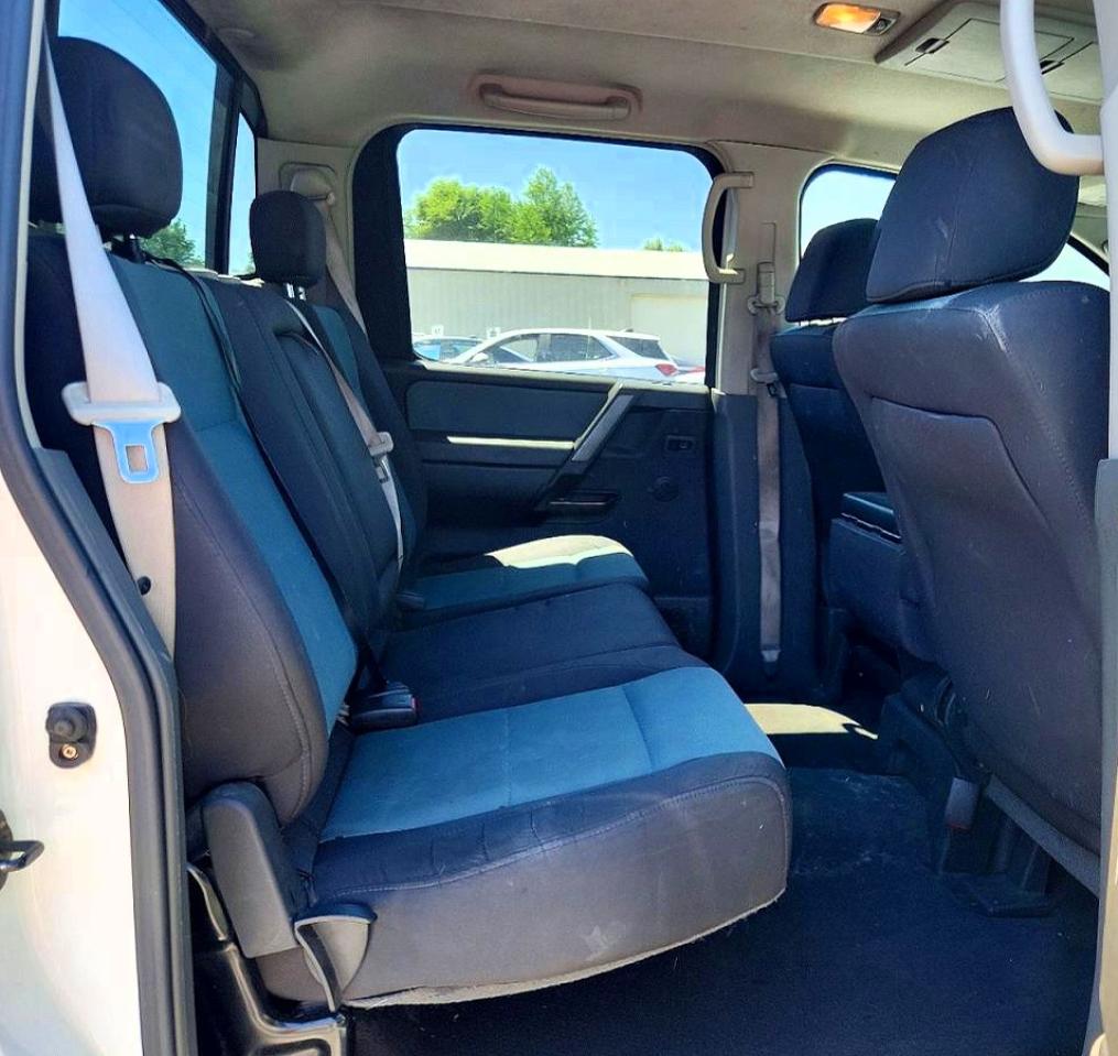 2005 Nissan Titan Xe White vin: 1N6AA07B45N502140