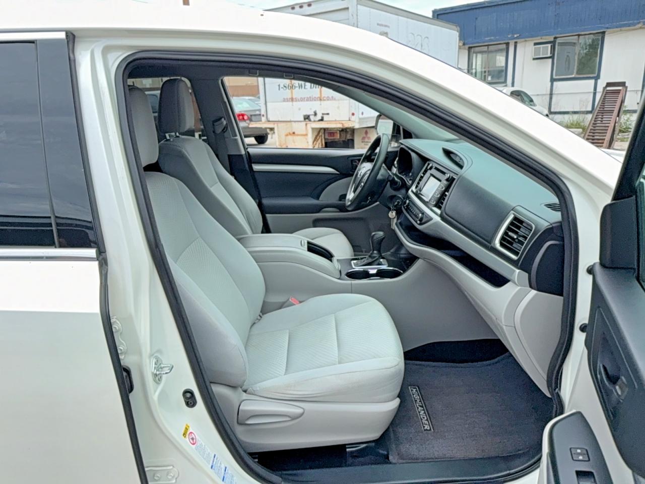 2014 Toyota Highlander Le Белый vin: 5TDBKRFH1ES015566