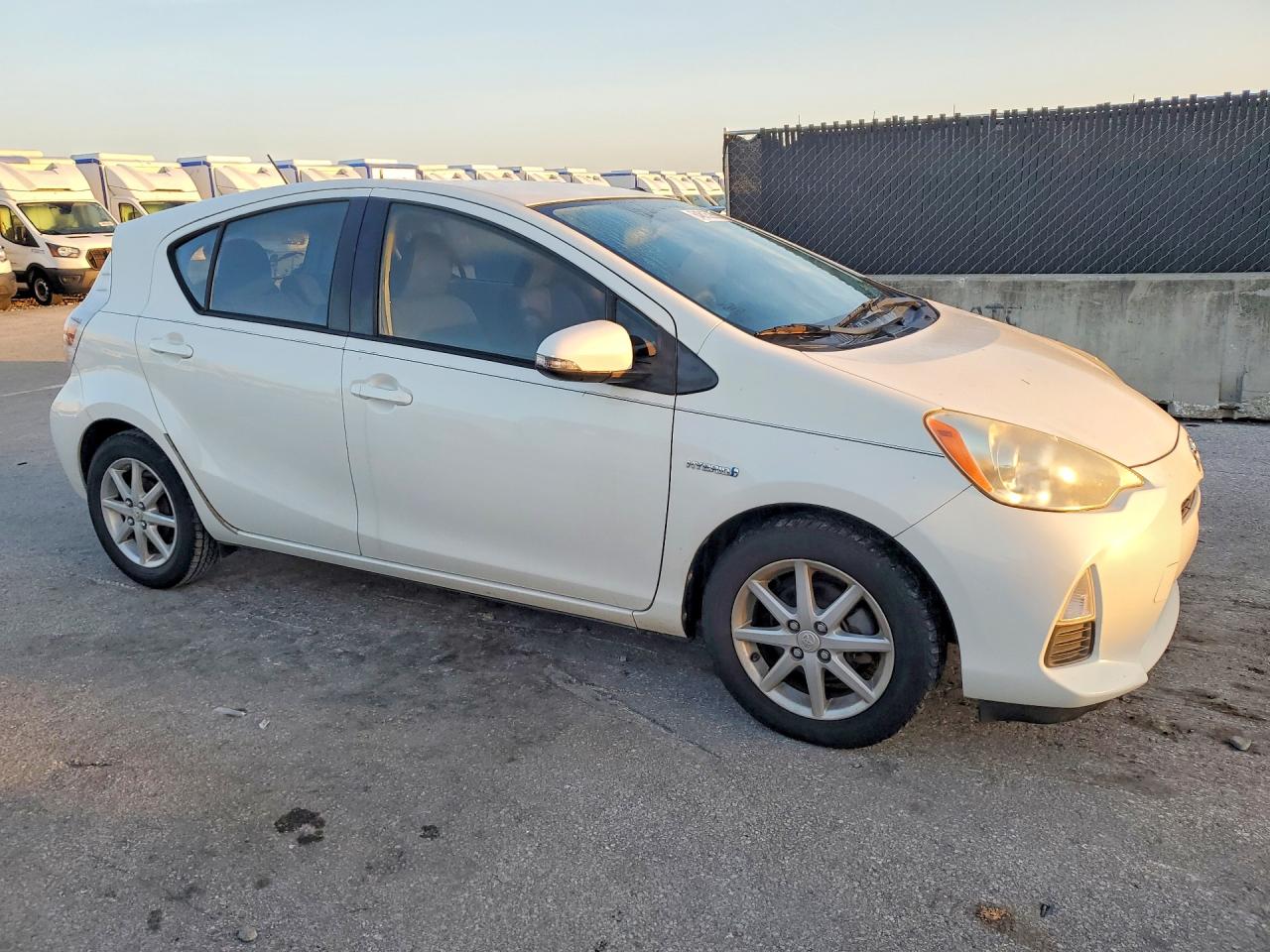 2012 Toyota Prius C Three White vin: JTDKDTB31C1508854