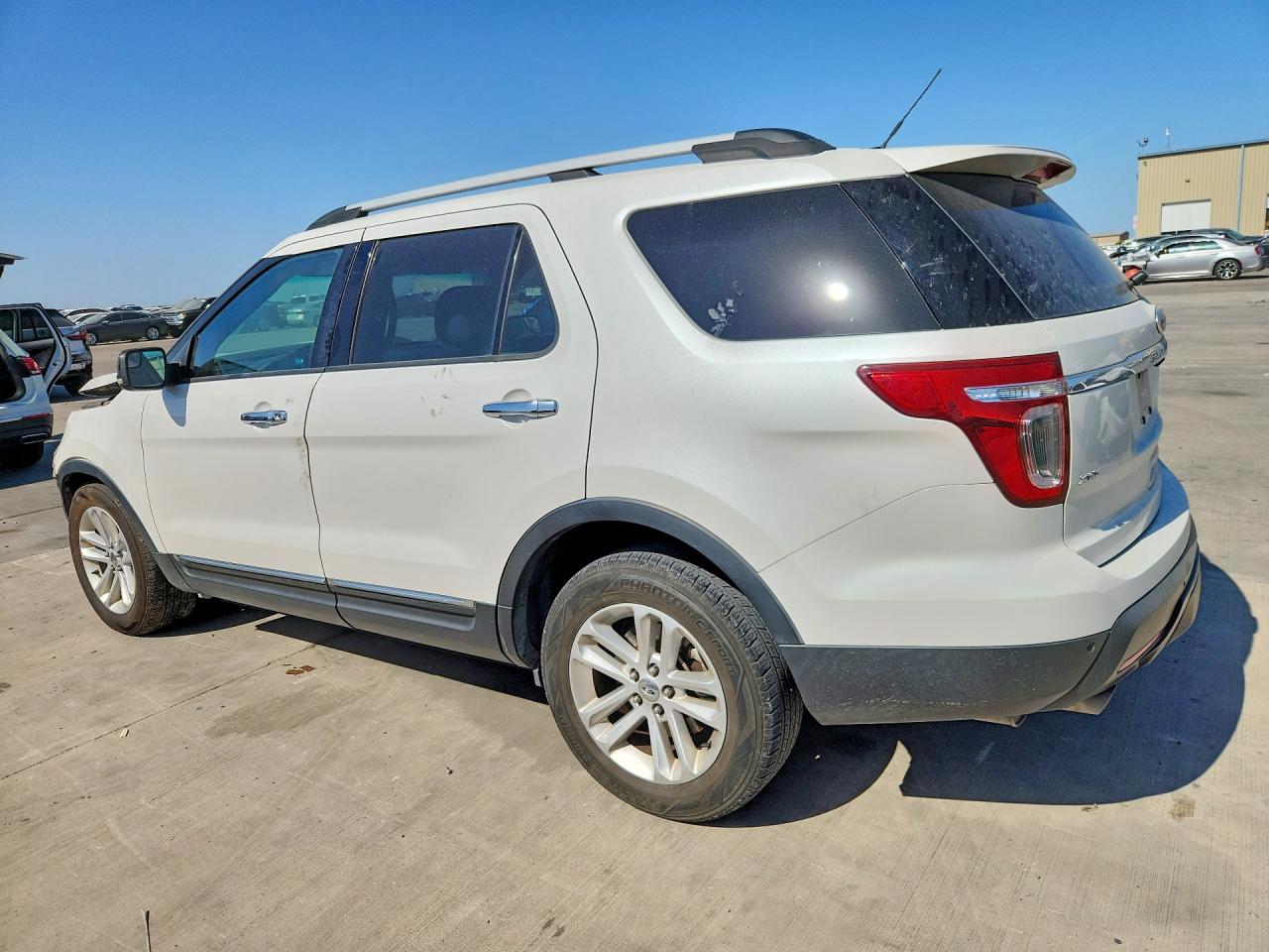 2011 Ford Explorer Xlt Белый vin: 1FMHK8D82BGA46172