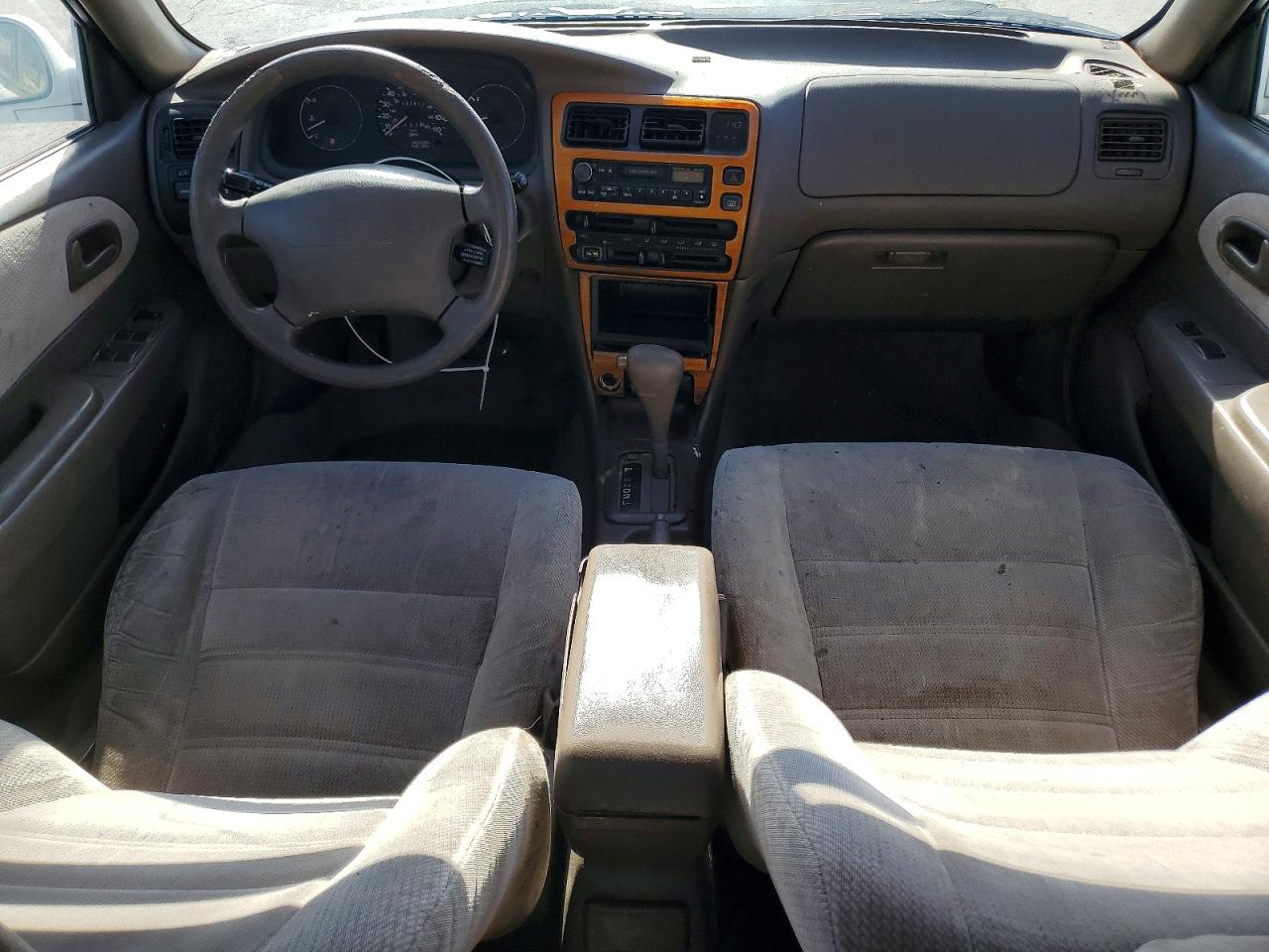 1997 Toyota Corolla Dx Белый vin: 1NXBB02E9VZ515263