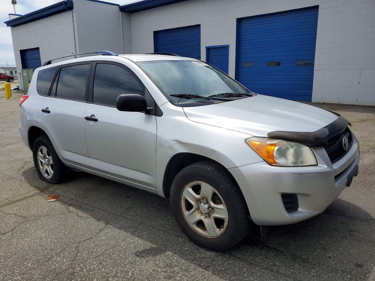 2009 Toyota Rav4 Base Silver vin: JTMBF33V995010042