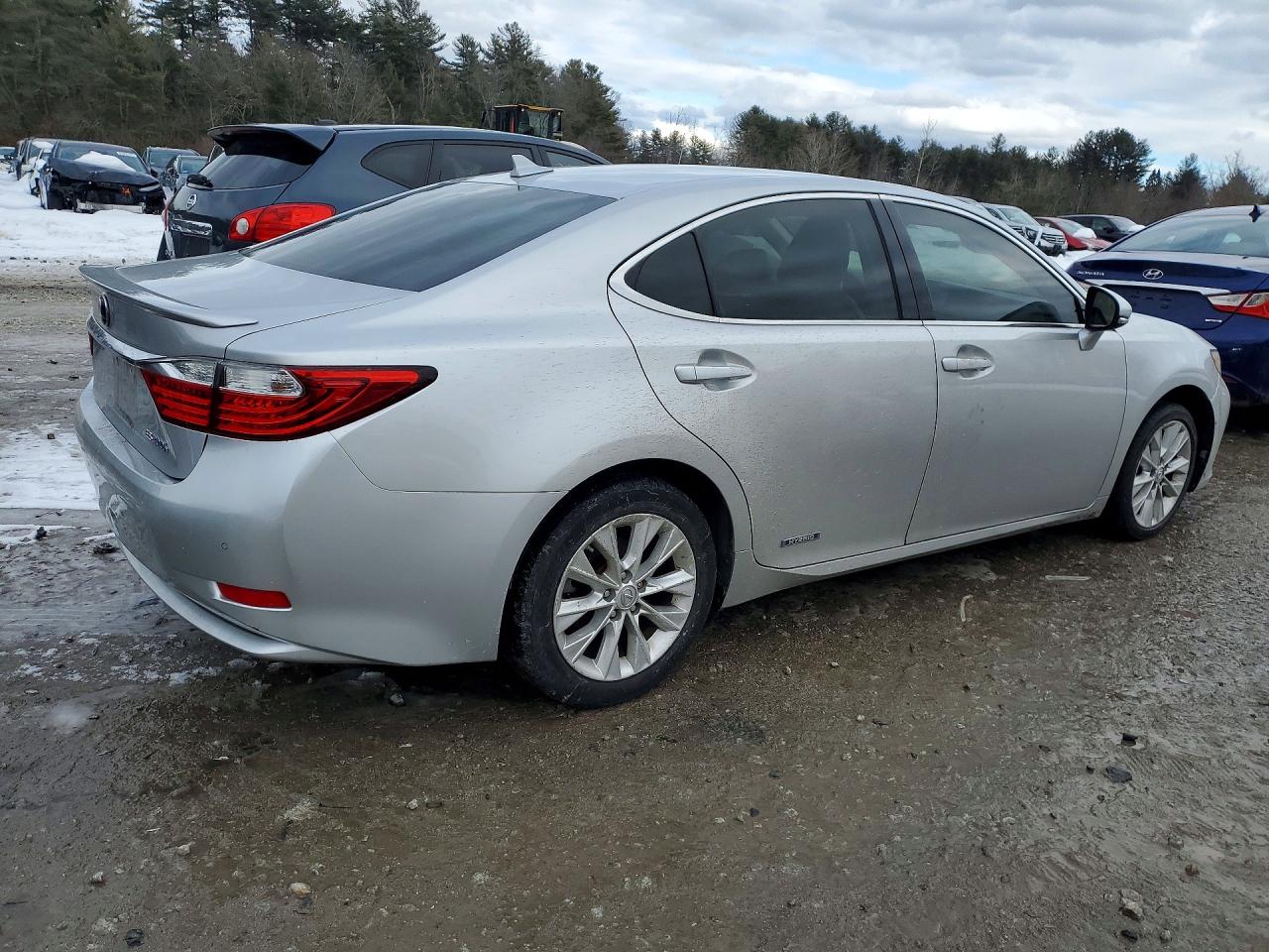 2014 Lexus Es 300h Silver vin: JTHBW1GG6E2052842