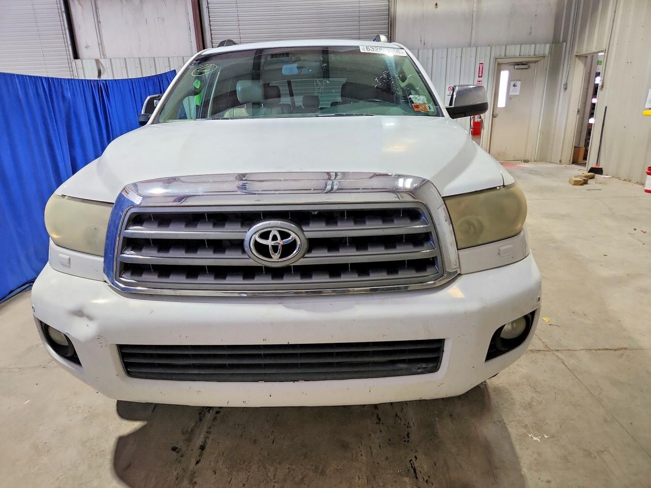 2010 Toyota Sequoia Limited White vin: 5TDJY5G17AS027803