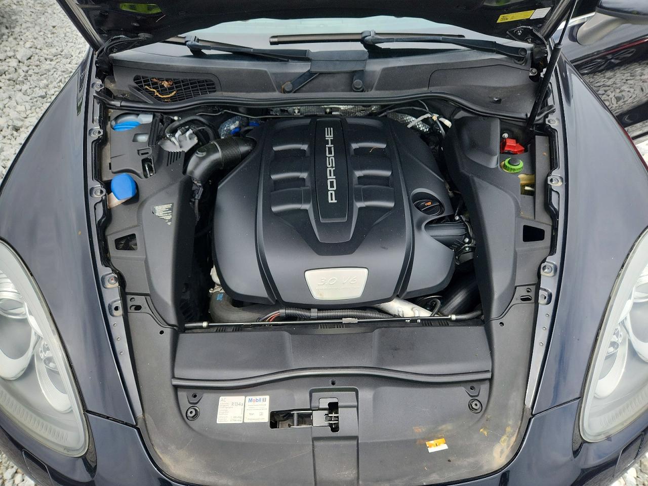 2013 Porsche Cayenne Black vin: WP1AF2A25DLA22397
