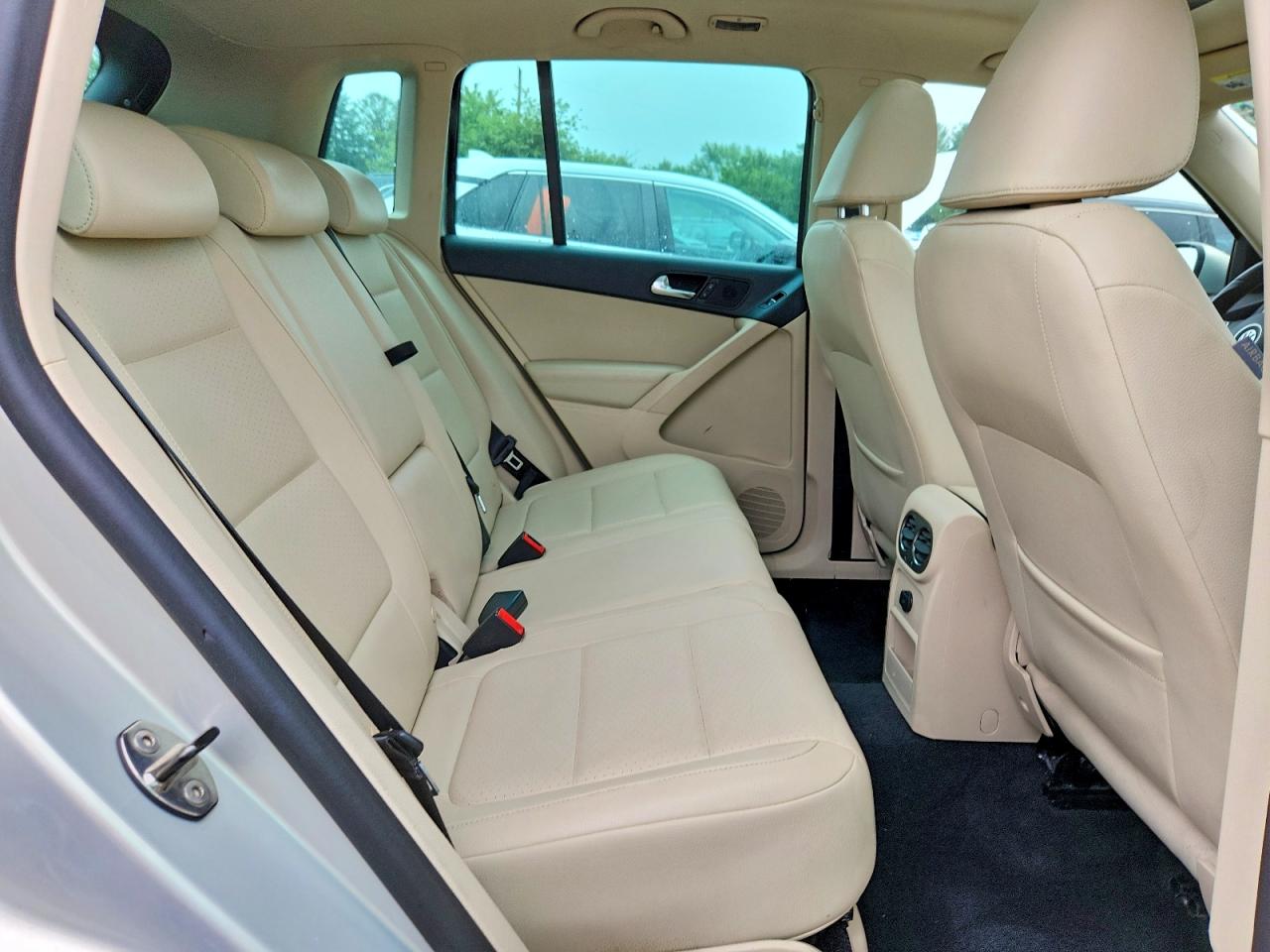 2011 Volkswagen Tiguan S Silver vin: WVGBV7AX2BW536393