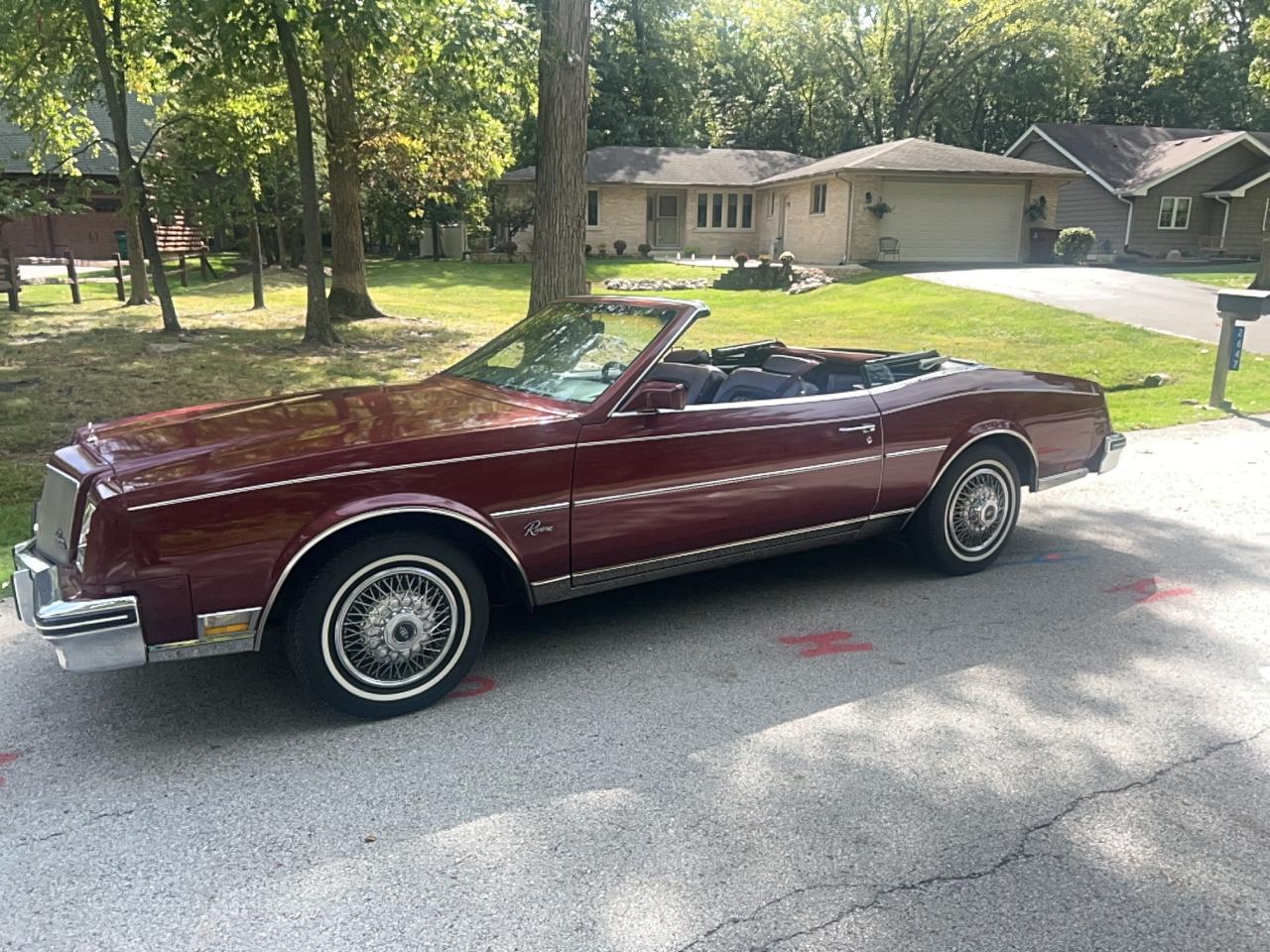 1985 Buick Riviera Maroon vin: 1G4EZ67Y5FE447506