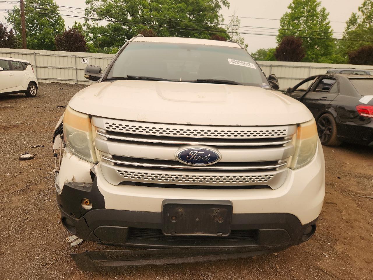 2011 Ford Explorer Xlt White vin: 1FMHK8D85BGA16762