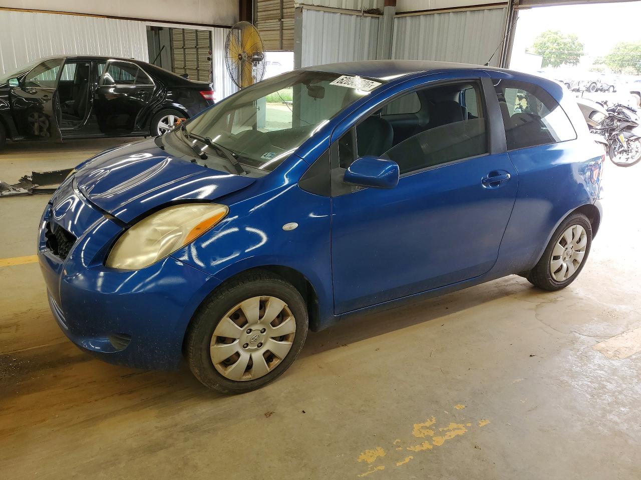2007 Toyota Yaris Base Blue vin: JTDJT923175100581